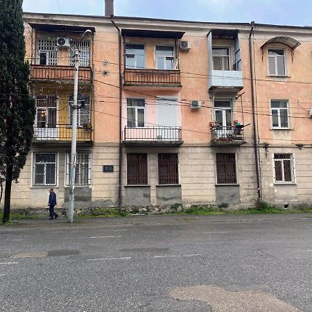 1 Квартира Люкс У Моря Sukhumi Ngoại thất bức ảnh