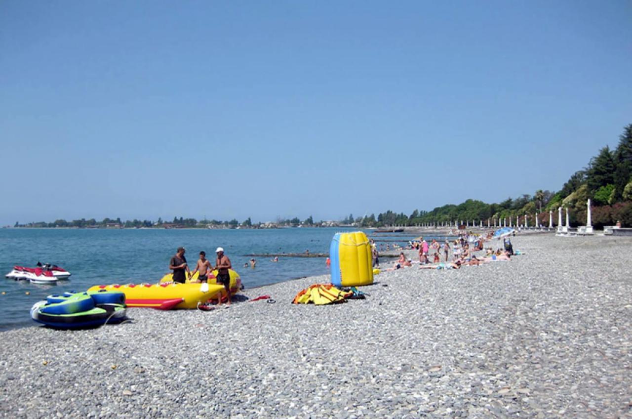 1 Квартира Люкс У Моря Sukhumi Ngoại thất bức ảnh