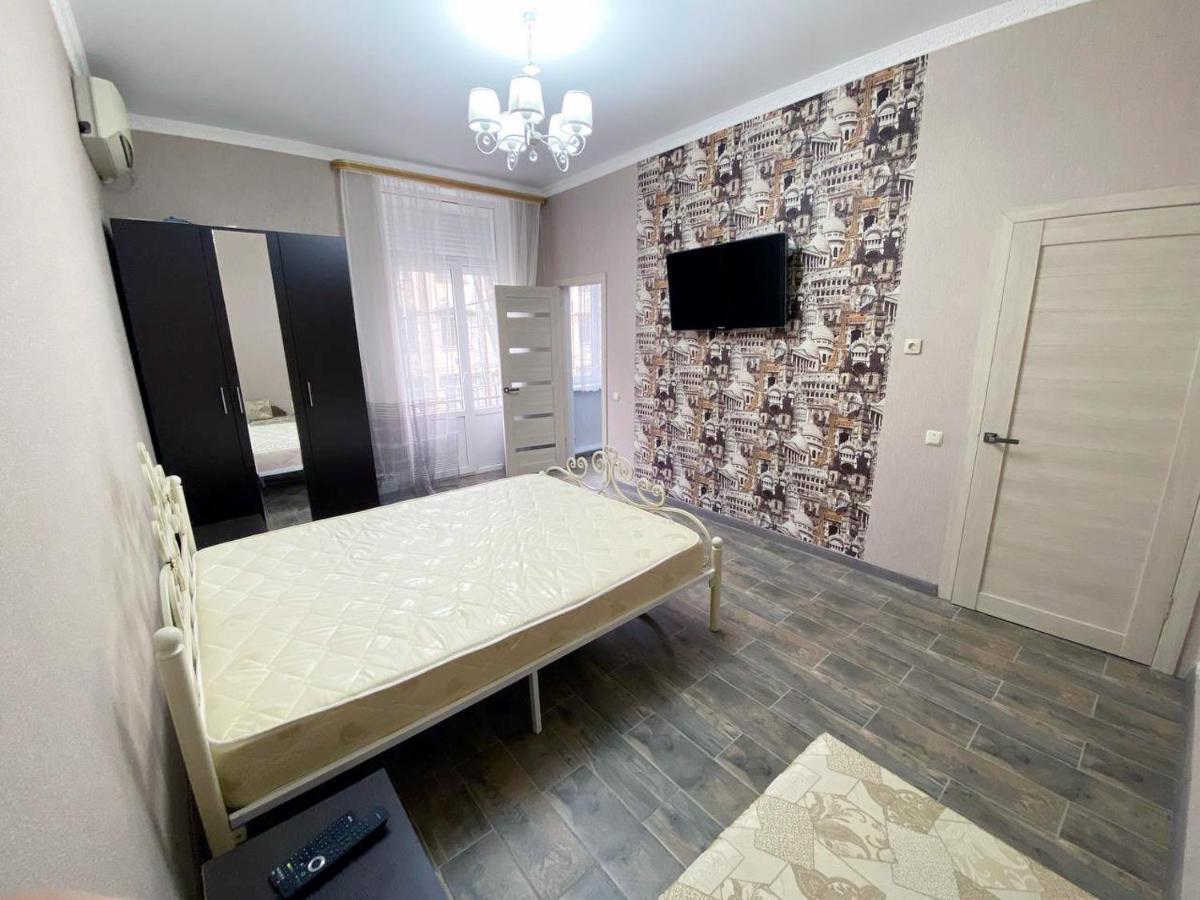 1 Квартира Люкс У Моря Sukhumi Ngoại thất bức ảnh