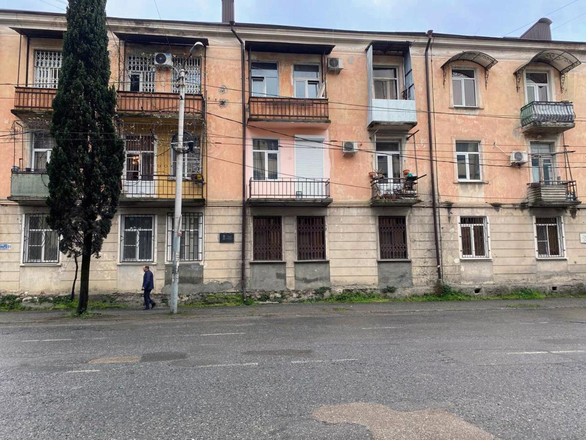 1 Квартира Люкс У Моря Sukhumi Ngoại thất bức ảnh